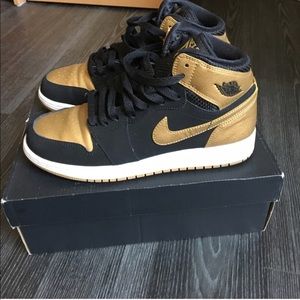 Jordan 1 “Melo” size 6.5Y (fits a women’s 8/8.5)